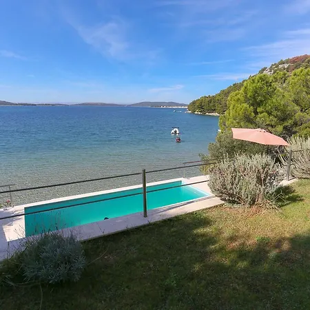 Villa Exotica *