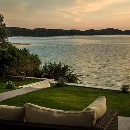 Villa Exotica